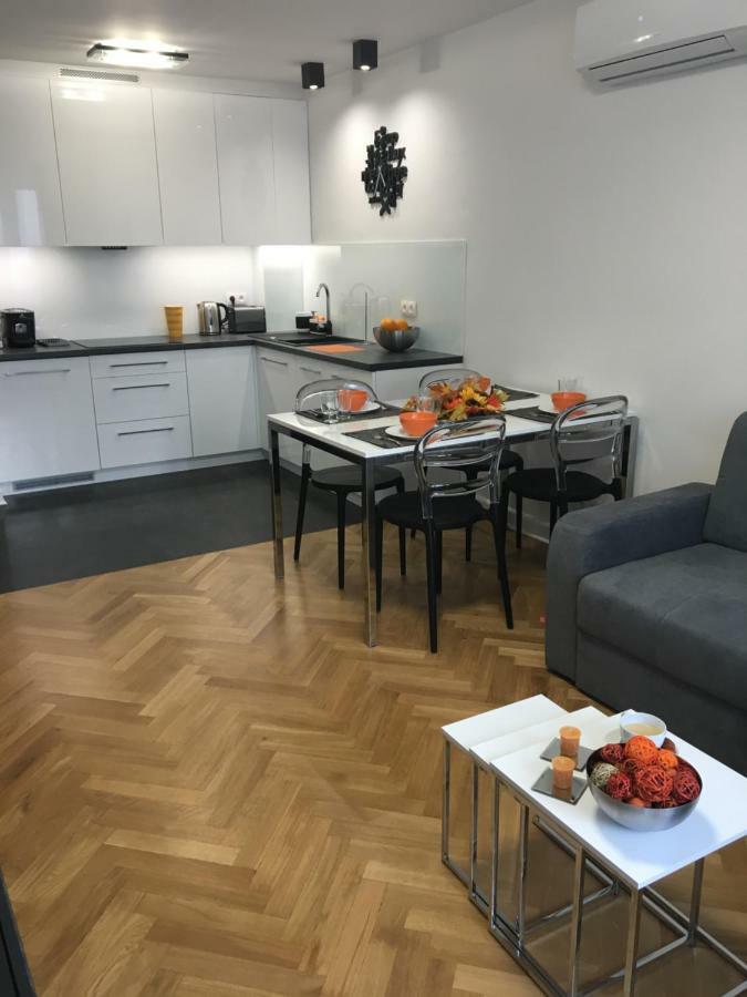 Апартаменти Apartament Emilia Варшава Екстер'єр фото